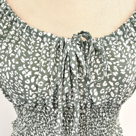 🌸Women’s Sage Green Sundress. Size: Small. - Picture 2 of 11